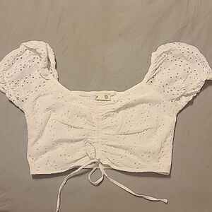 Hollister eyelet crop XS